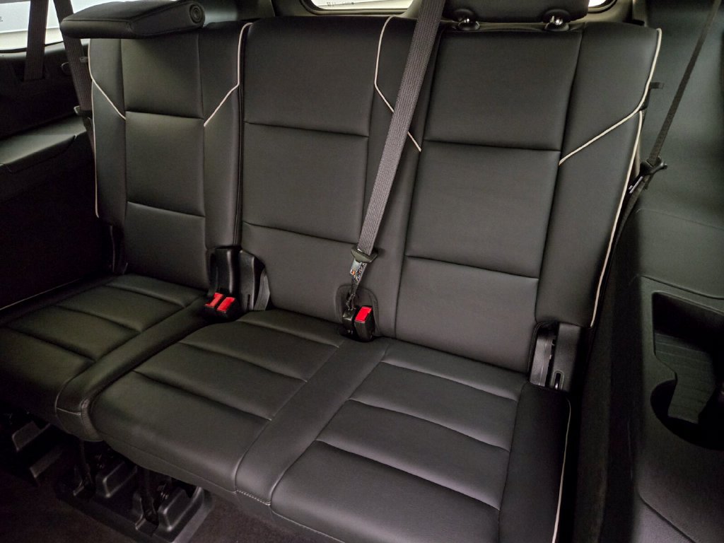 Used 2025 Cadillac Escalade ESV Sport AWD/4WD image 19
