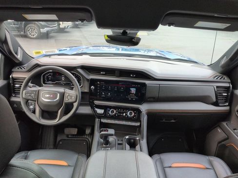 Certified 2024 GMC Sierra 1500 AT4 w/ Technology Package AWD/4WD image 9