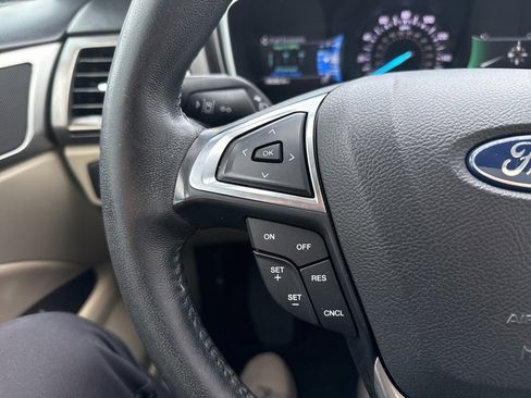 Used 2020 Ford Fusion SEL image 20