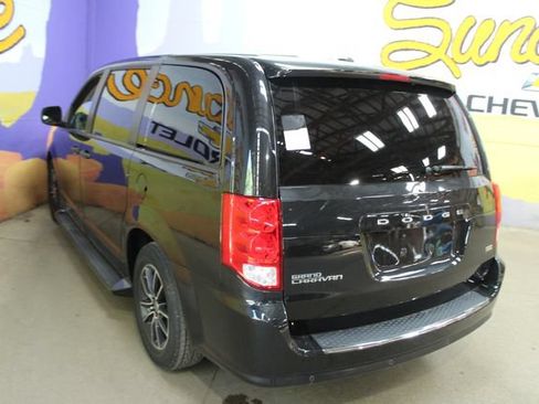 Used 2019 Dodge Grand Caravan SE w/ UConnect Hands-Free Group FWD image 6