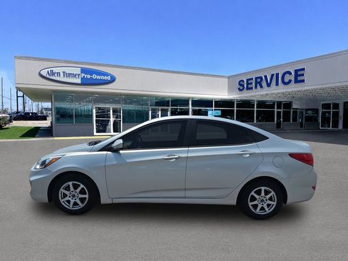 Used 2015 Hyundai Accent GLS FWD image 5