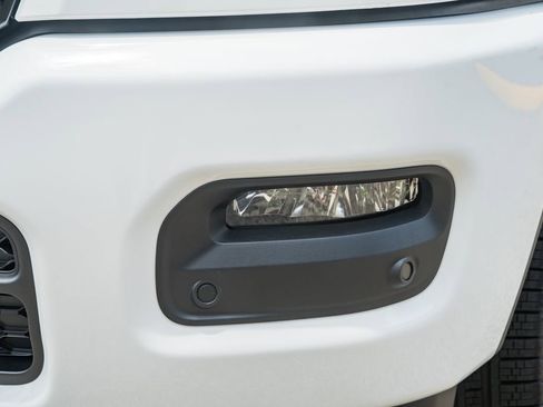 New 2026 RAM 1500 Laramie AWD/4WD image 14