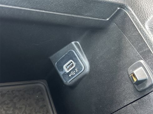 New 2025 Jeep Gladiator High Tide image 13