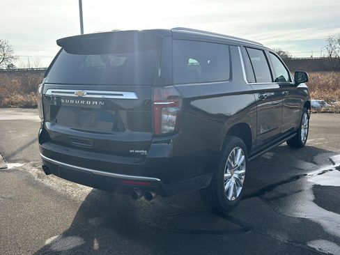 Used 2023 Chevrolet Suburban High Country image 5