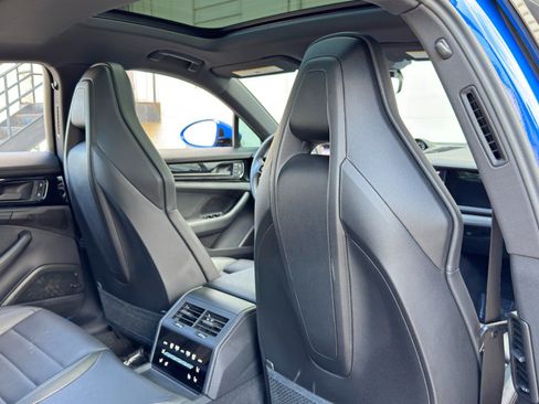 Used 2025 Porsche Panamera w/ Premium Package RWD image 38