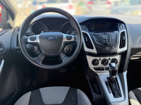 Used 2012 Ford Focus SE FWD image 5