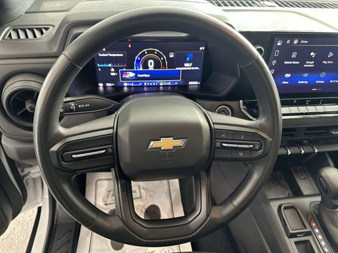 Used 2024 Chevrolet Colorado W/T image 14