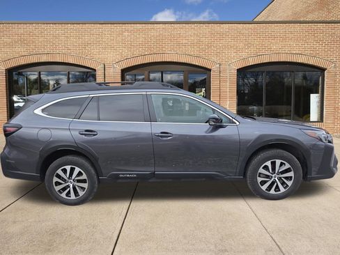 Used 2025 Subaru Outback Premium w/ Popular Package #1A image 7