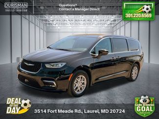 Used 2024 Chrysler Pacifica Touring-L FWD video 2