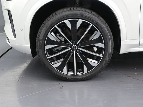 New 2026 Volvo XC90 T8 Ultra w/ Protection Package Premier AWD/4WD image 9