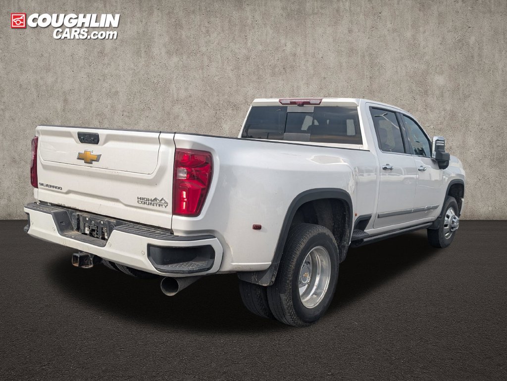 Used 2025 Chevrolet Silverado 3500 High Country w/ High Country Premium Package AWD/4WD image 8
