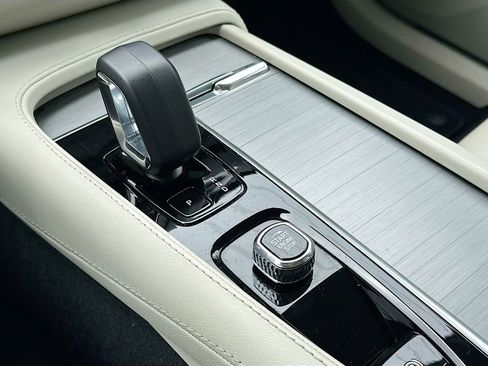 Used 2023 Volvo XC90 B5 Core w/ Protection Package image 18