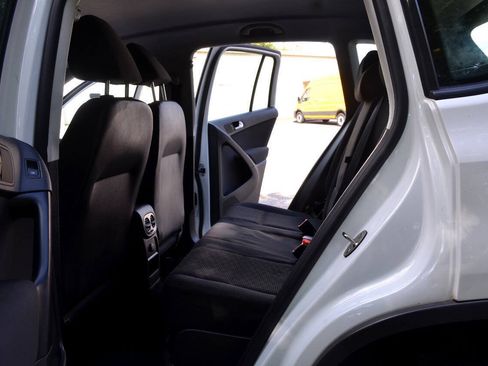 Used 2015 Volkswagen Tiguan S FWD image 11