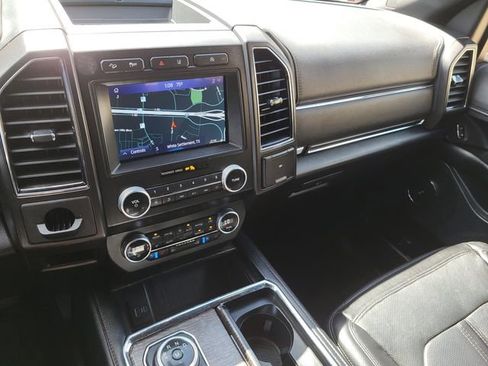 Used 2021 Ford Expedition Limited image 24