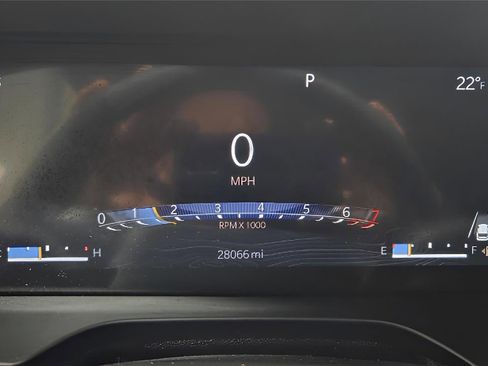 Used 2023 Jeep Grand Cherokee Laredo image 12