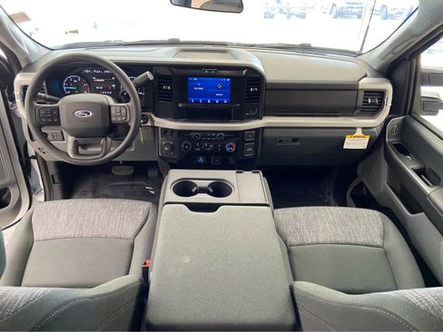 New 2026 Ford F450 XLT w/ FX4 Off-Road Package AWD/4WD image 15