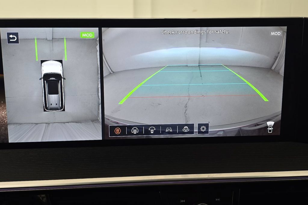 Used 2025 INFINITI QX80 Sensory AWD/4WD image 18