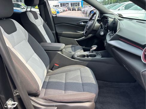 Certified 2024 Chevrolet Trax RS w/ Driver Confidence Package FWD image 23