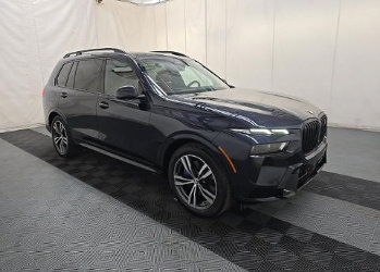 Used 2024 BMW X7 xDrive40i w/ M Sport Package AWD/4WD image 2