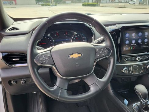 Used 2023 Chevrolet Traverse LT image 21