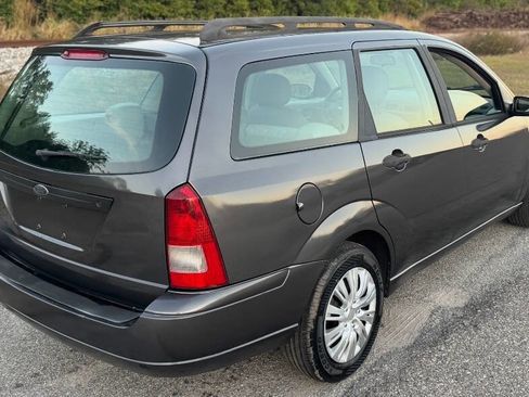 Used 2005 Ford Focus SE image 5