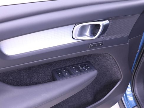 Certified 2024 Volvo XC40 B5 Core image 16