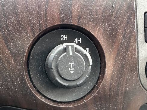 Used 2012 Ford F250 Lariat w/ Chrome Pkg image 19