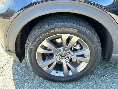 Certified 2023 Ford Explorer XLT w/ Equipment Group 202A AWD/4WD image 8
