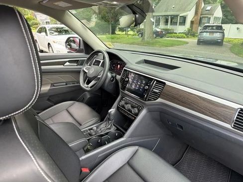 Used 2023 Volkswagen Atlas SE AWD/4WD image 13