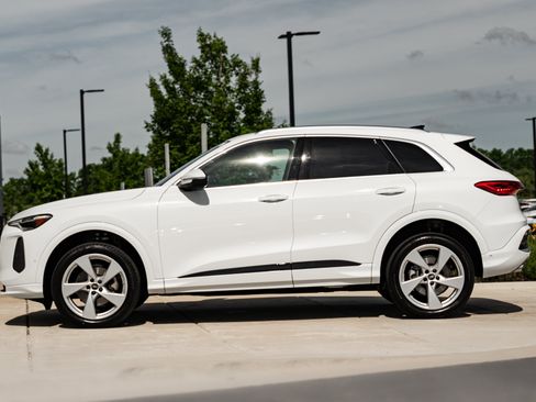 Certified 2025 Audi Q5 Premium w/ Premium Plus AWD/4WD image 6