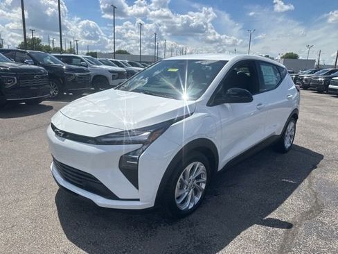 New 2027 Chevrolet Bolt LT FWD image 7