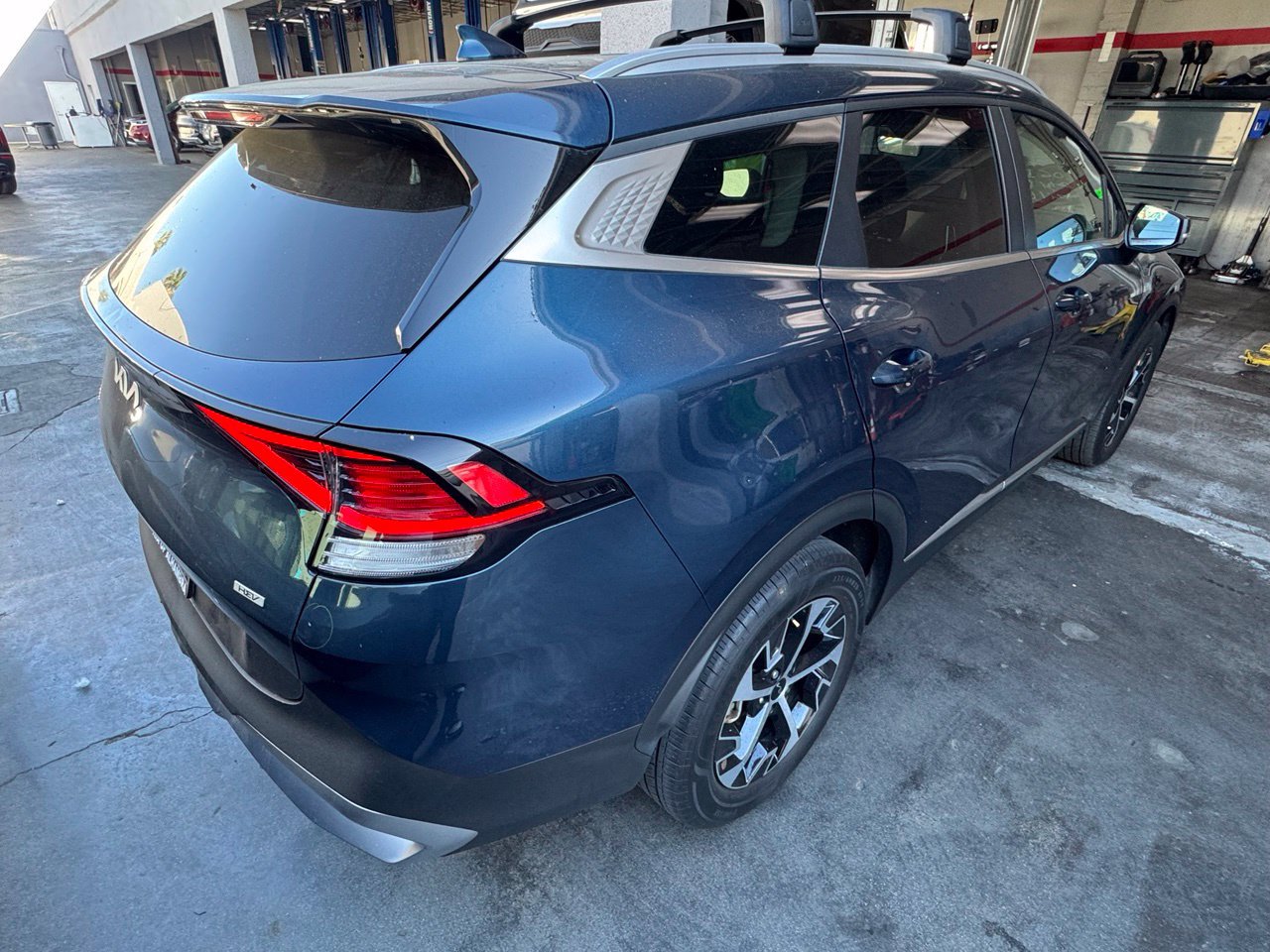 Certified 2023 Kia Sportage EX AWD/4WD image 3