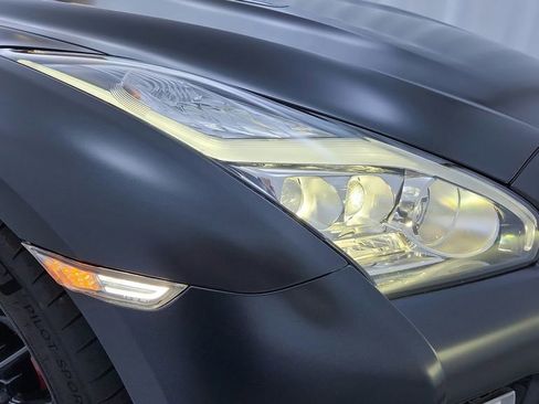 Used 2019 Nissan GT-R AWD/4WD image 38