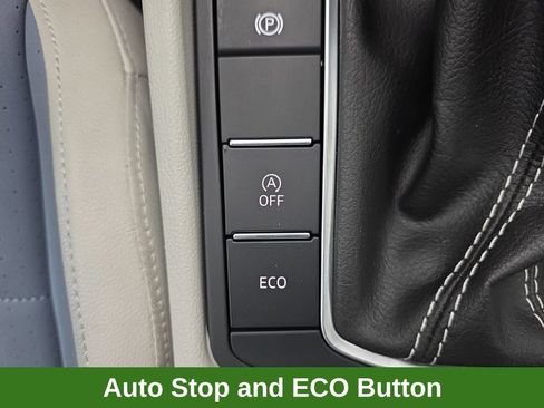 Used 2025 Volkswagen Jetta SE w/ Sunroof Package FWD image 40