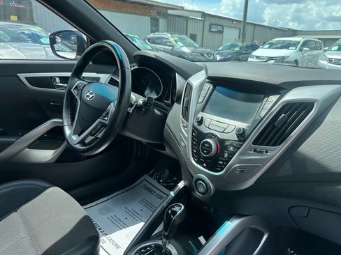 Used 2016 Hyundai Veloster w/ Option Group 03 FWD image 8