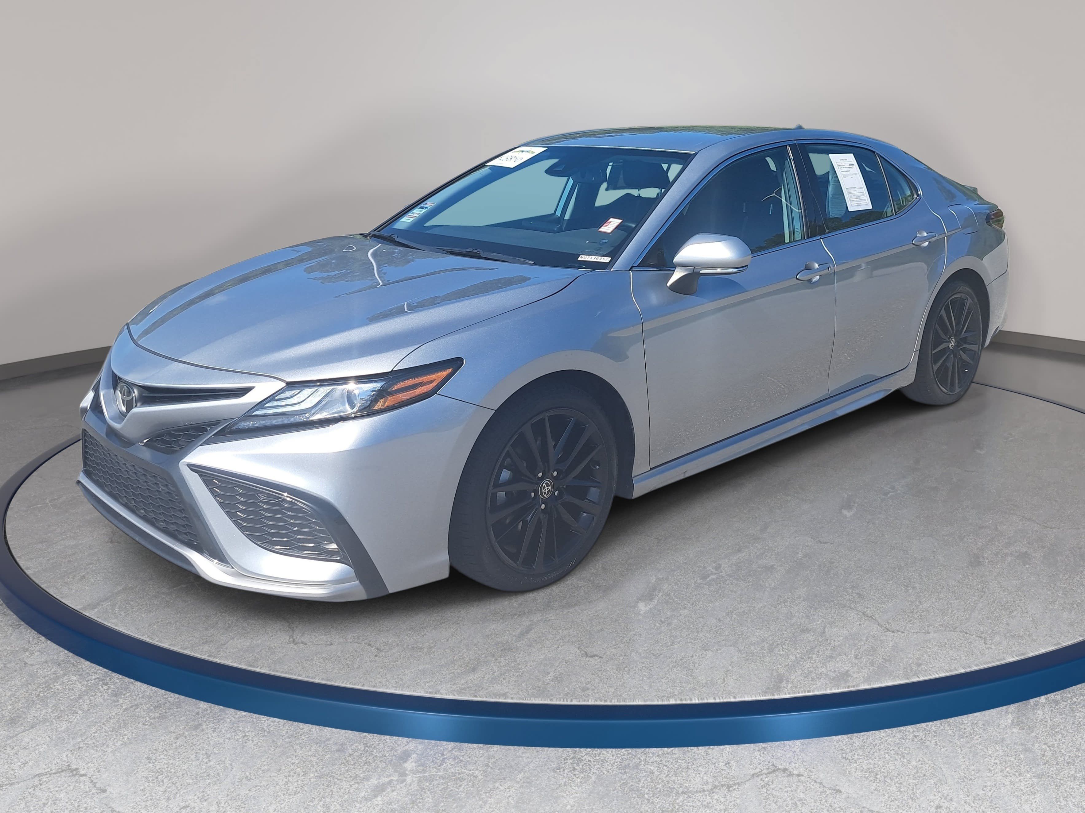 Used 2022 Toyota Camry XSE FWD image 1