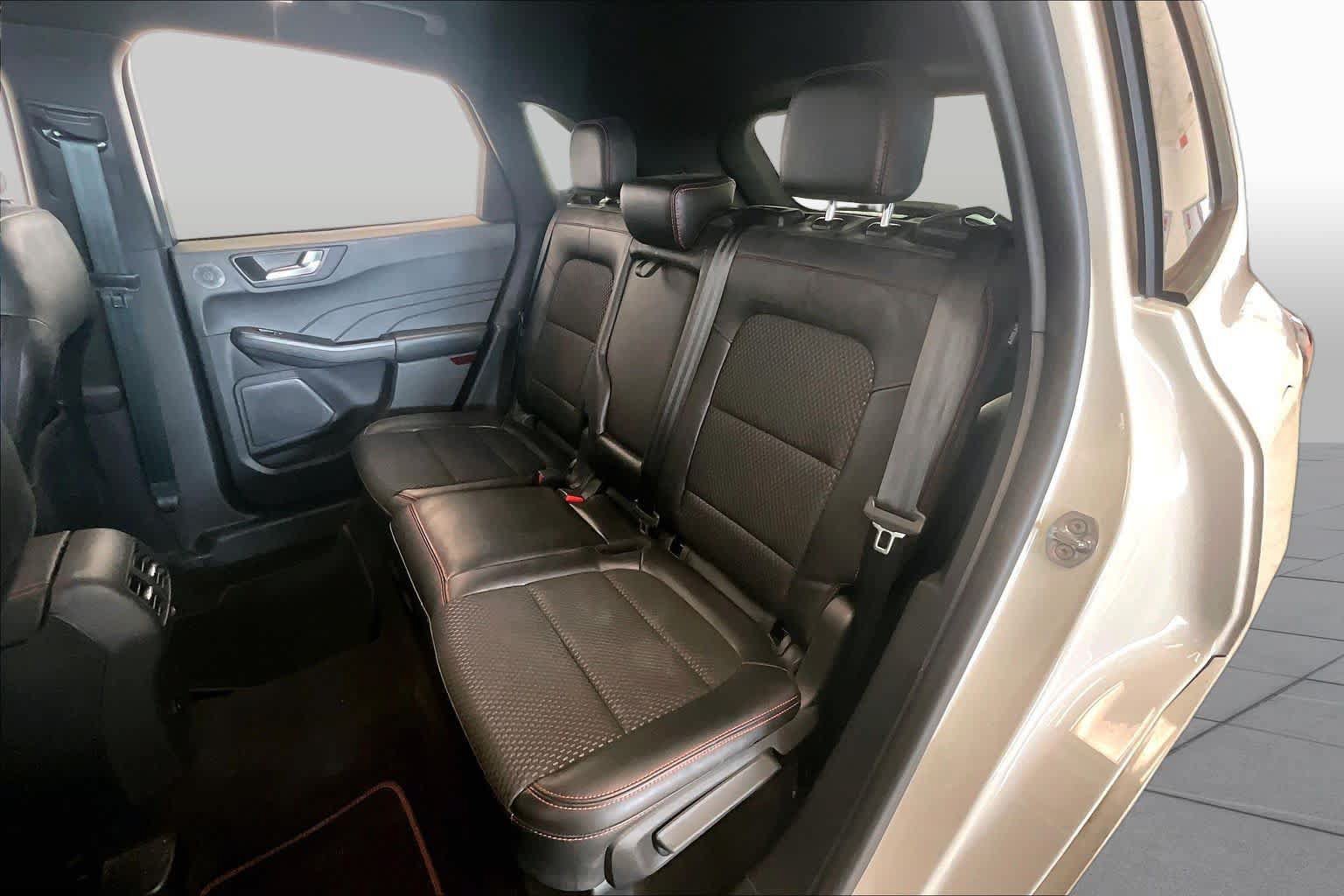Used 2023 Ford Escape ST-Line Select w/ Tech Pack #2 AWD/4WD image 17