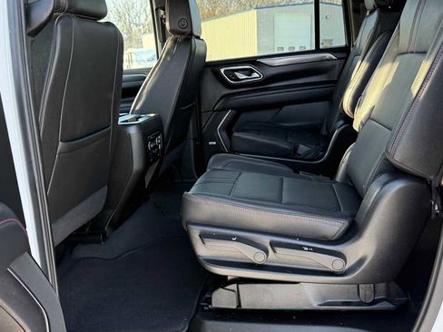 Used 2024 Chevrolet Suburban RST w/ Luxury Package image 8