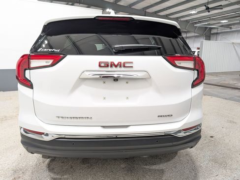 Used 2022 GMC Terrain SLT w/ Tech Package image 4