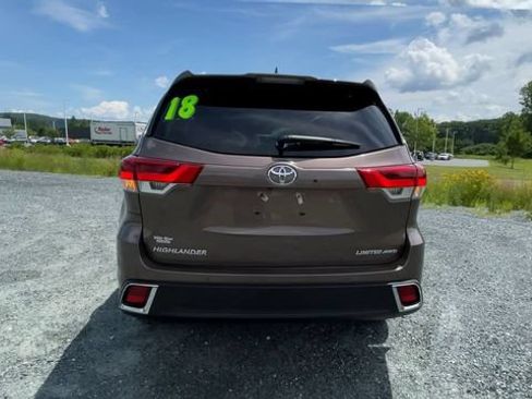 Certified 2018 Toyota Highlander Limited Platinum w/ Carpet Mat Package (TMS) AWD/4WD image 7
