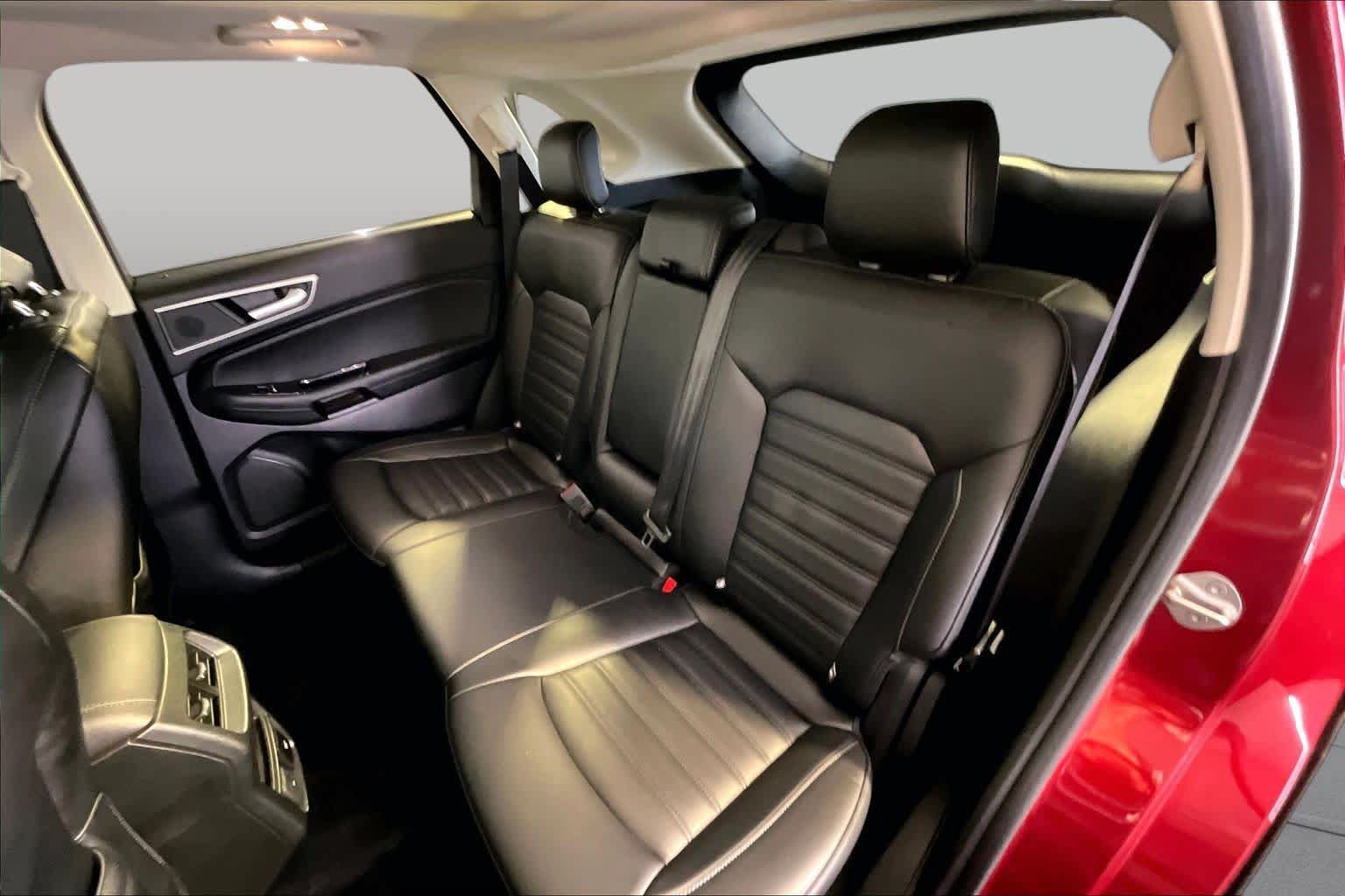 Used 2019 Ford Edge SEL w/ Equipment Group 201A AWD/4WD image 21