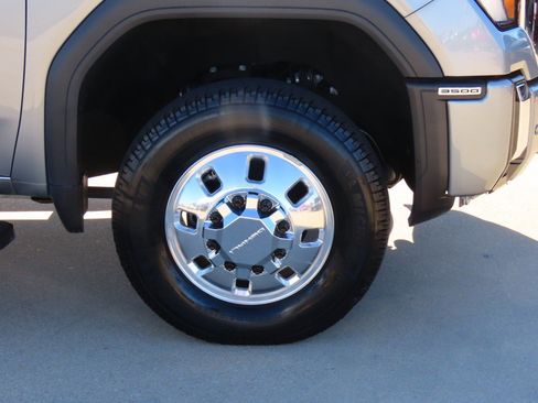 Used 2025 GMC Sierra 3500 Denali w/ Denali Reserve Package image 9