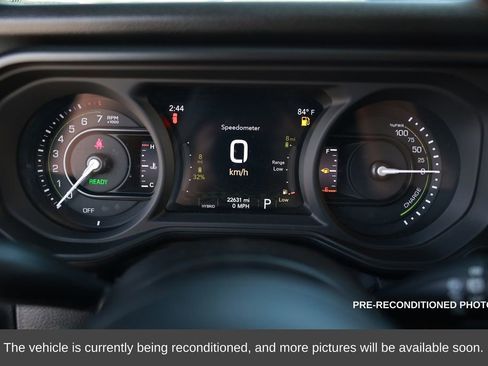 Used 2024 Jeep Wrangler Unlimited image 16