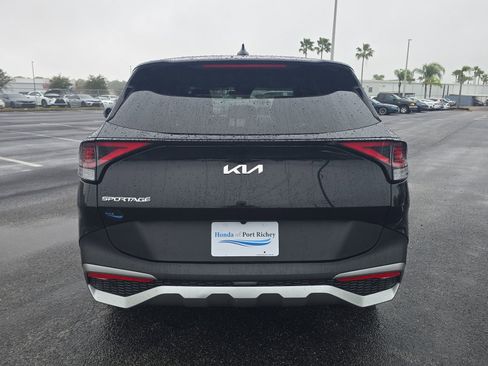Used 2023 Kia Sportage EX image 5