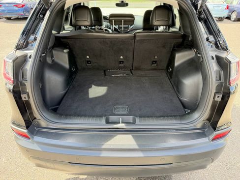 Used 2019 Jeep Cherokee Latitude Plus AWD/4WD image 9