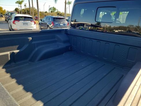 Used 2023 Jeep Gladiator Sport image 5