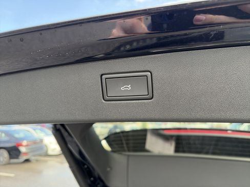 New 2026 Volkswagen Tiguan SE R-Line image 18