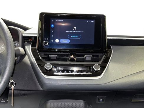 Used 2025 Toyota Corolla LE image 23