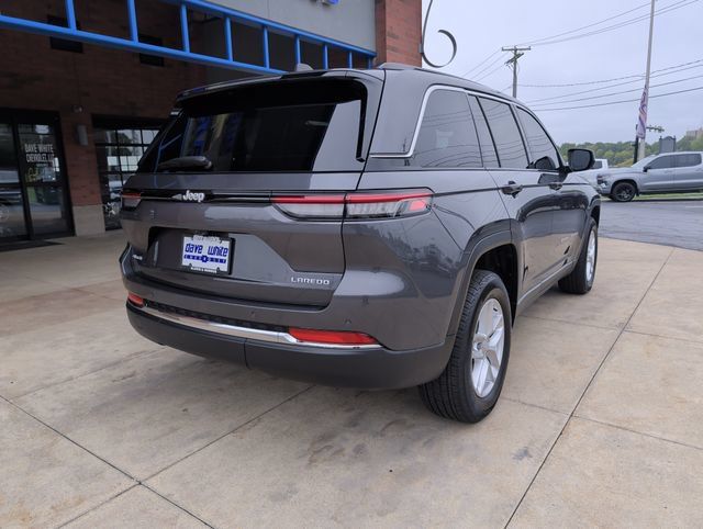 Used 2024 Jeep Grand Cherokee Laredo X w/ Luxury Tech Group I AWD/4WD image 8