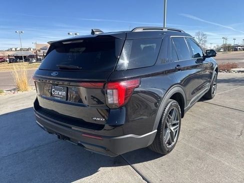 Used 2025 Ford Explorer ST-Line w/ ST-Line Street Pack image 8